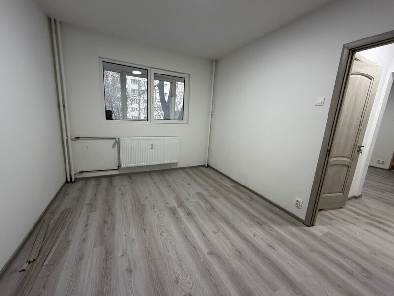 Dristor, 2 camere renovat premium, 4 minute metrou, etajul 1